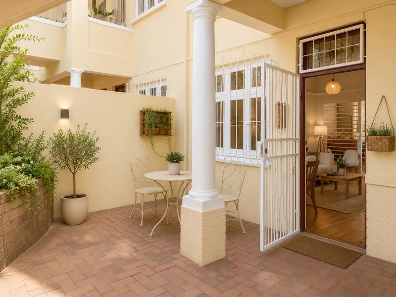 2 Bedroom Property for Sale in Gardens Western Cape
